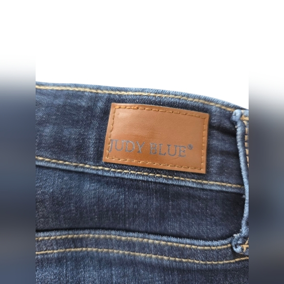 Judy Blue Flare Jeans Size 11/30 Dark Wash Raw Hem High Rise Stretchy - Picture 5 of 9
